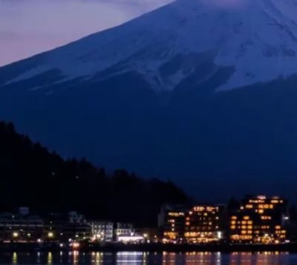 雪地翻车赚钱案例